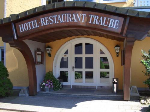 Hotel Traube Лосбург Экстерьер фото